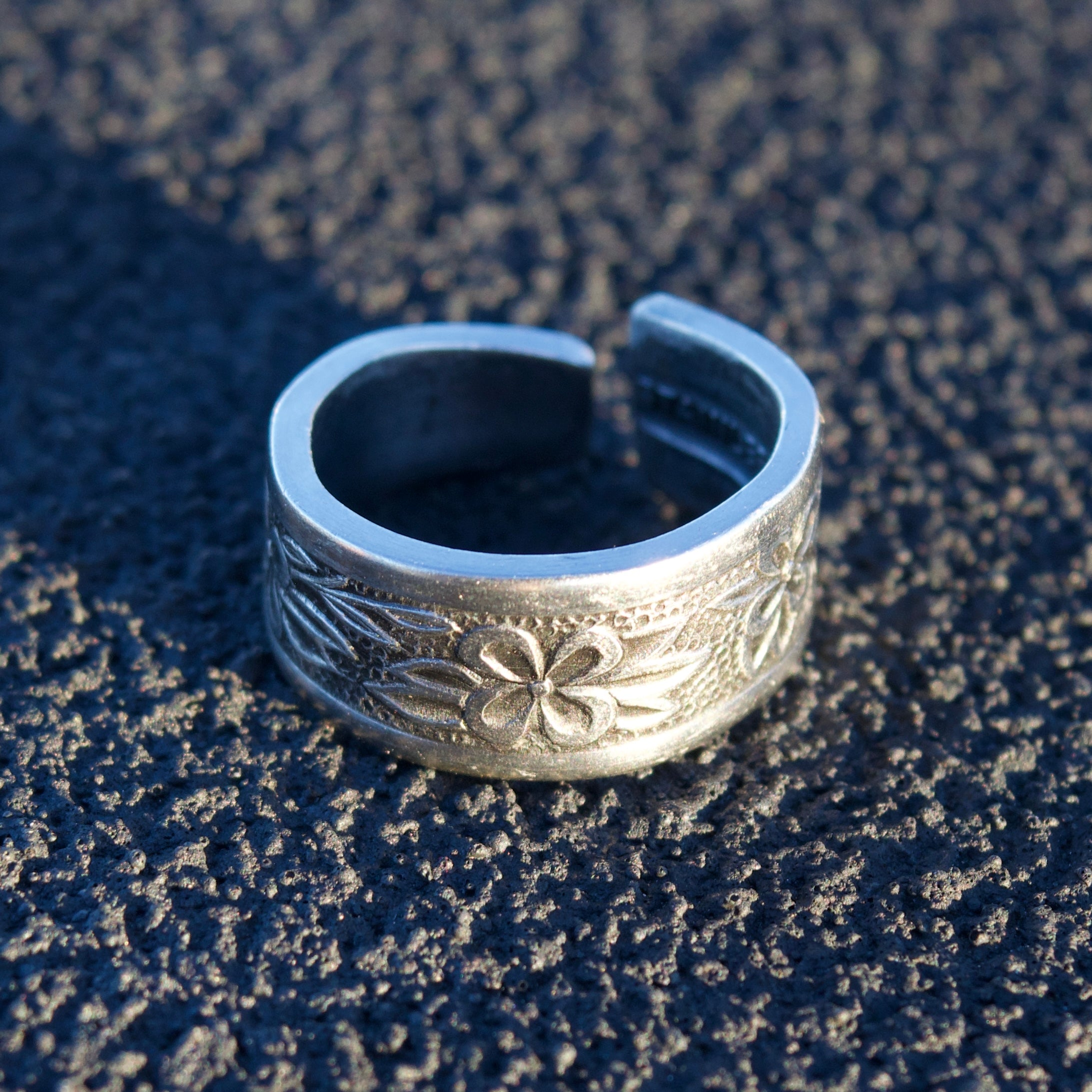 Size 8 ~ Flowers Spoon Ring