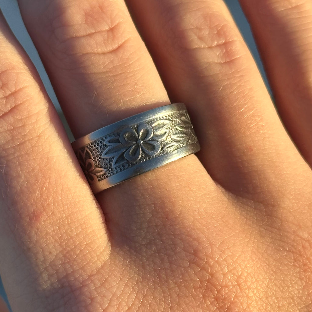 Size 8 ~ Flowers Spoon Ring
